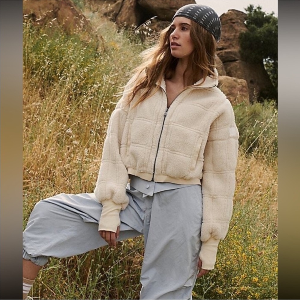 FP Movement - Outward Bounds Fleece Small - Picture 4 of 8